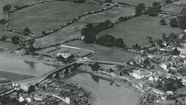 Aerial photo of Caerleon showing the amphitheatre before it was uncovered in 1926
