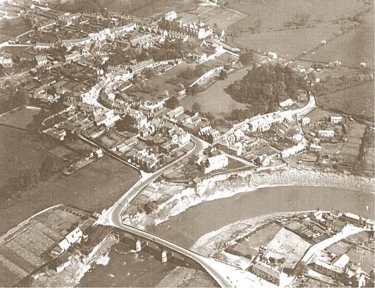 Aerial photograph of Caerleon in the 1920s. 