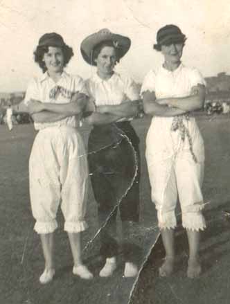 Cricket players, Holidays at Home, Caerleon.