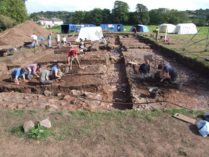 Notice the tent over room 2 where Dr Andrew Gardner records they are "revealing a scatter of military equipment. This seems to include some highly corroded iron objects which may have been scrapped and abandoned, and then fallen onto the floor. As well as being intrinsically interesting, the way the finds have come to rest should tell us a lot about the history of this room." See the Dig Blog September 7th. 